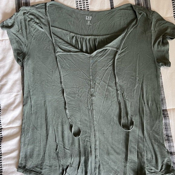 Gap top - Picture 1 of 1